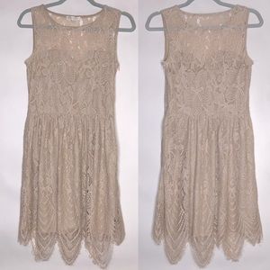 LOVE FIRE sleeveless nude lace chandelier dress M
